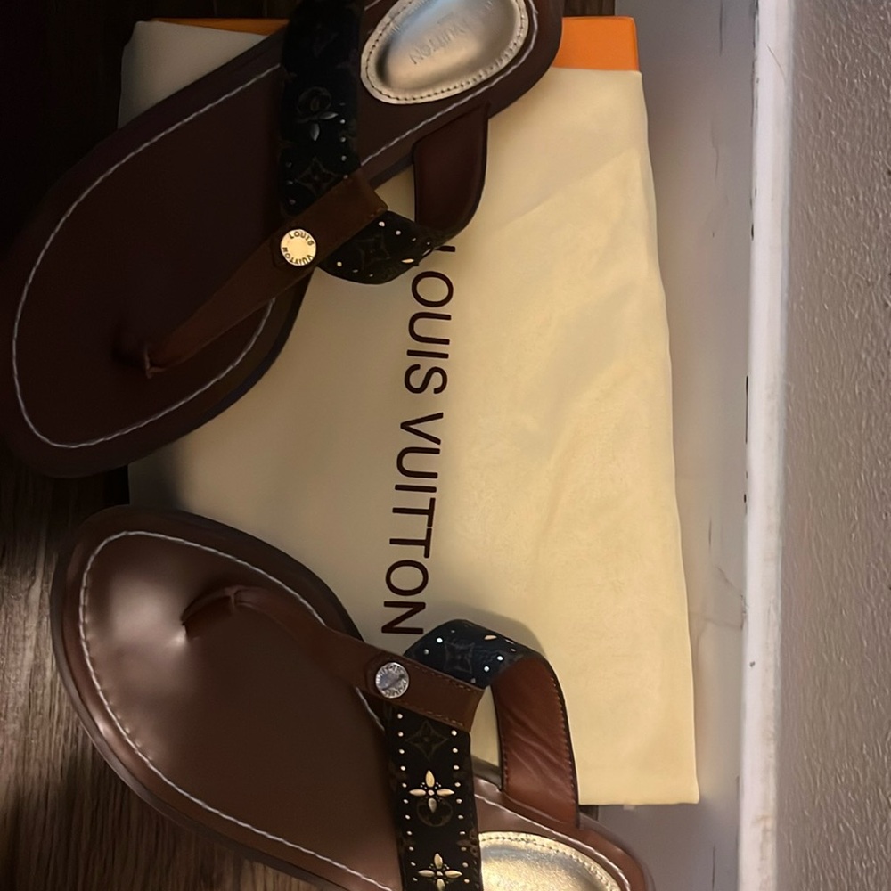 Louis Vuitton Sandals NEW